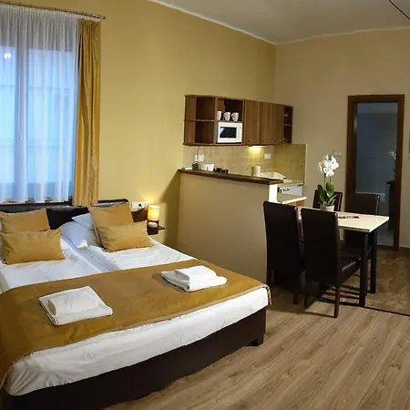 Gelleny Lux Apartment