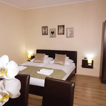 Gelleny Lux Apartment